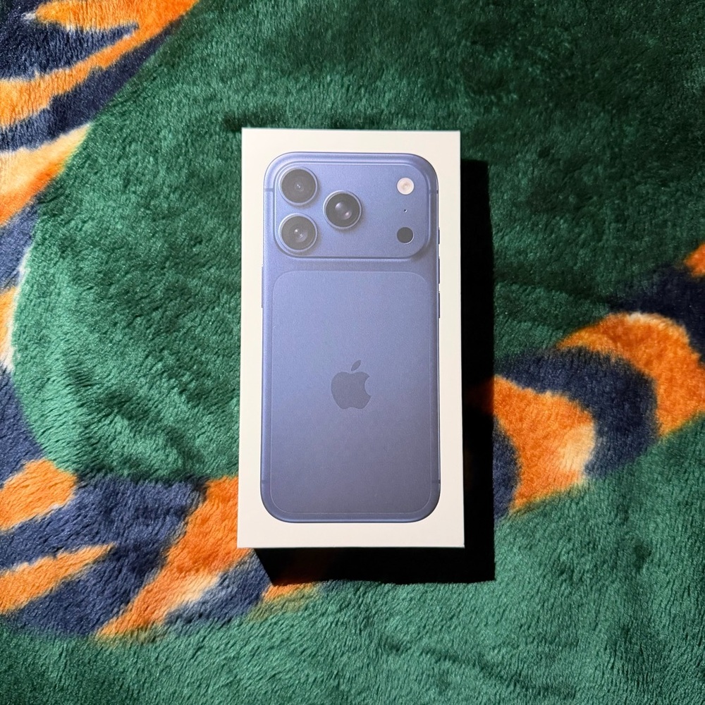 Apple iPhone 17 Pro 256GB – Deep Blue – Original Retail EMPTY Box Only